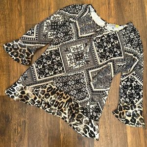 🍒Gray and Leopard Top